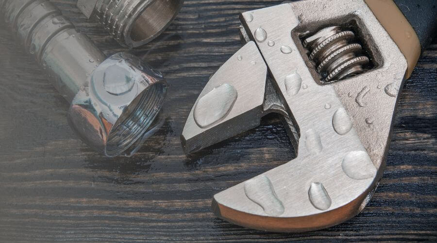 Why choose water damage restoration service for emergency flood repair in Akron